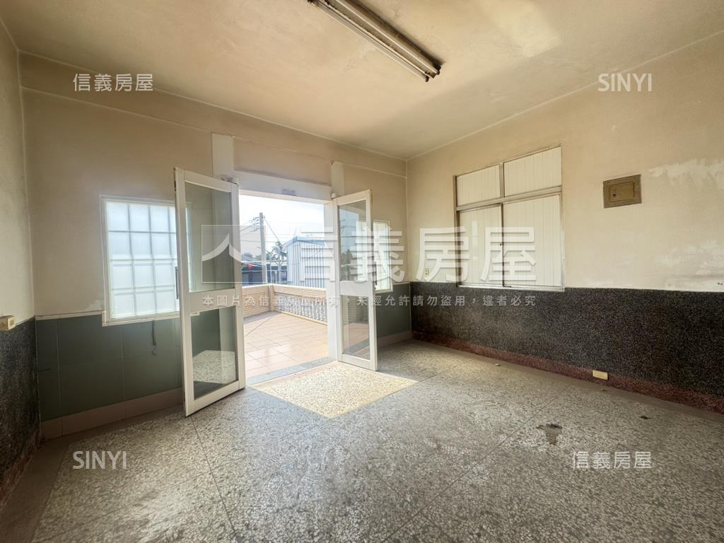 岡山火車站正路大地坪透天房屋室內格局與周邊環境