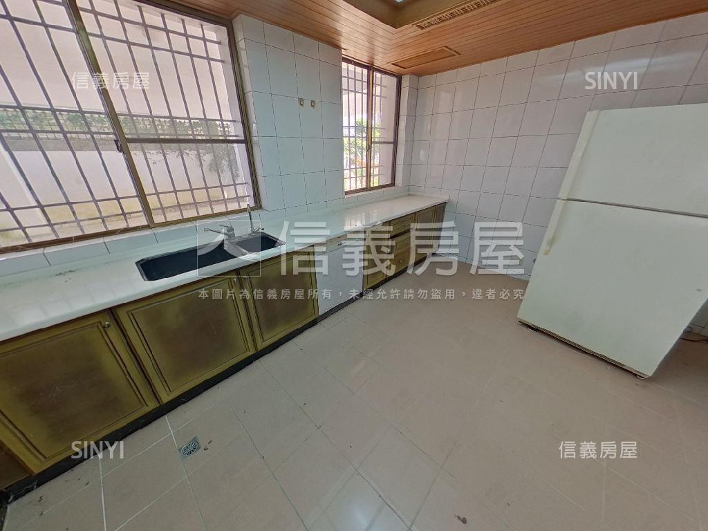 大坑霸氣庭院別墅房屋室內格局與周邊環境