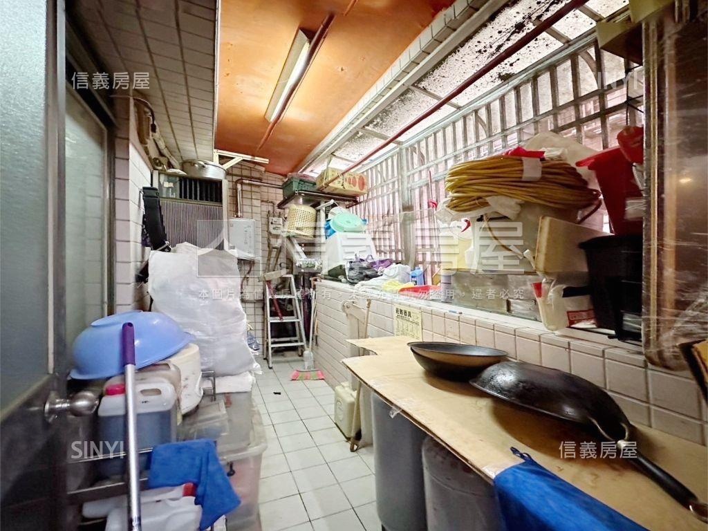 明山麗園三房坡平車位房屋室內格局與周邊環境