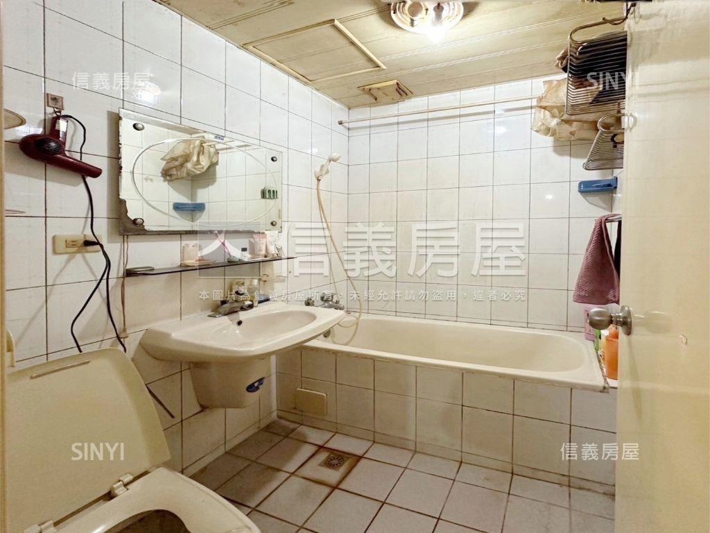 明山麗園三房坡平車位房屋室內格局與周邊環境