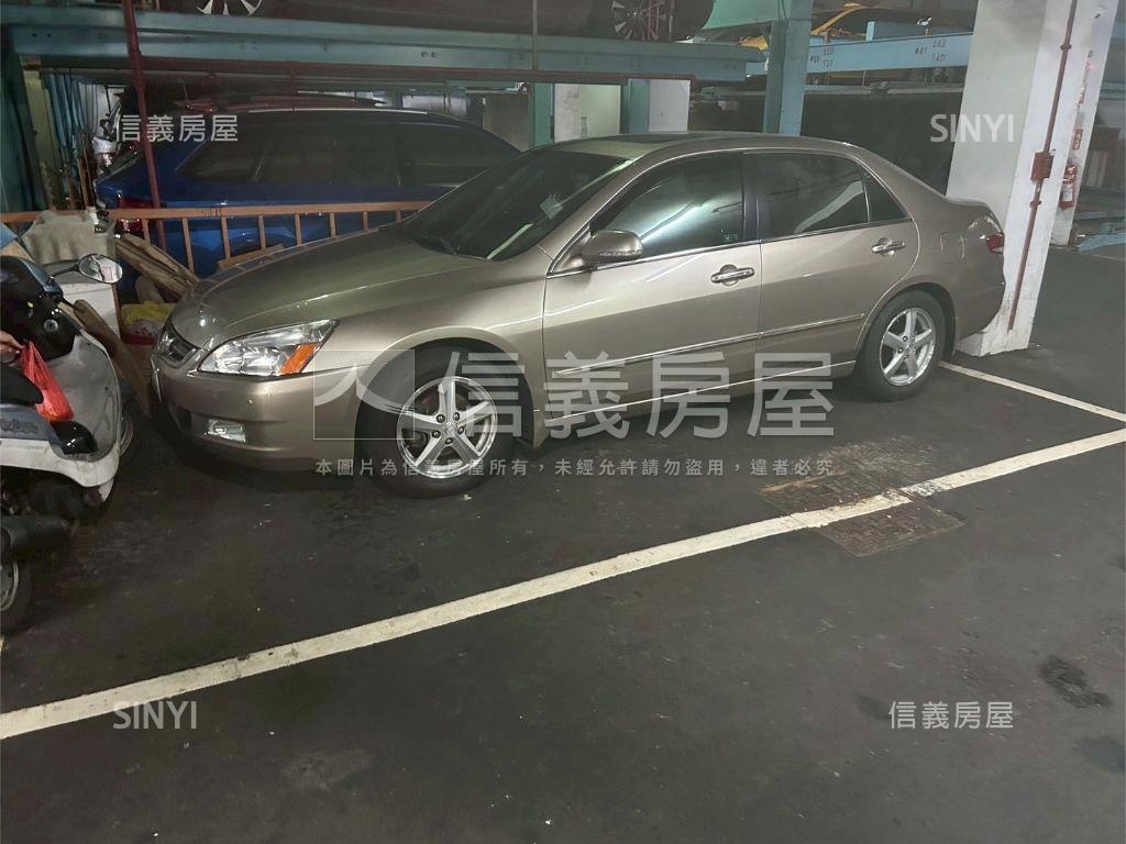 明山麗園三房坡平車位房屋室內格局與周邊環境