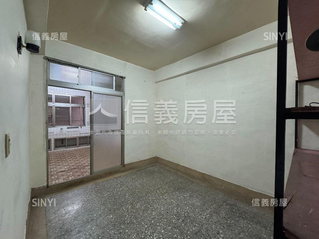 北屯區★松山街朝南透店房屋室內格局與周邊環境