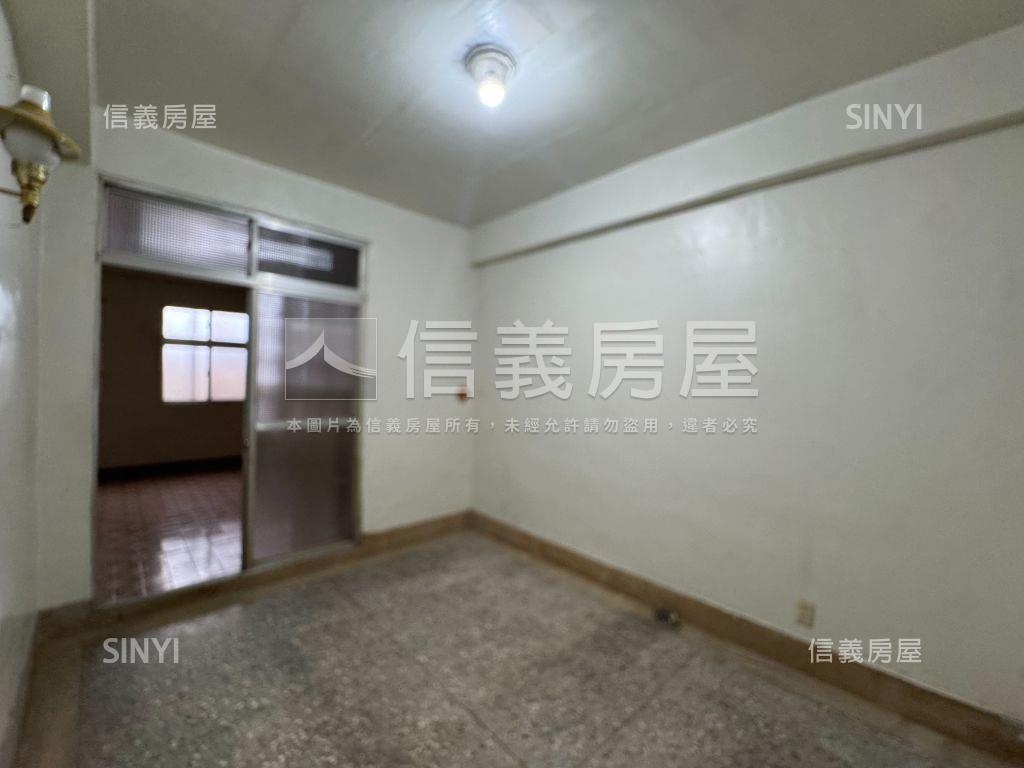 北屯區★松山街朝南透店房屋室內格局與周邊環境