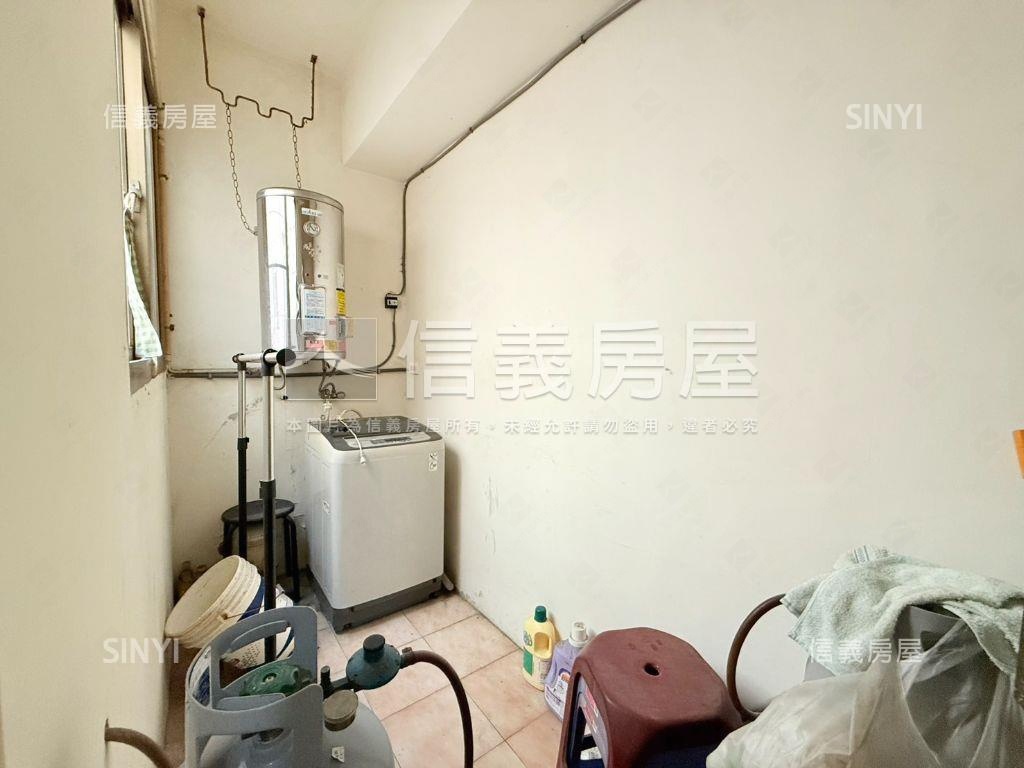 三多商圈採光四房房屋室內格局與周邊環境