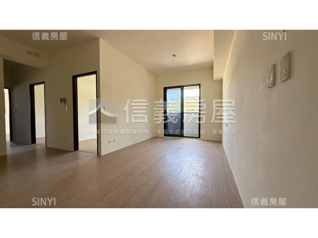 豐閱榮耀５三房車位次頂樓房屋室內格局與周邊環境