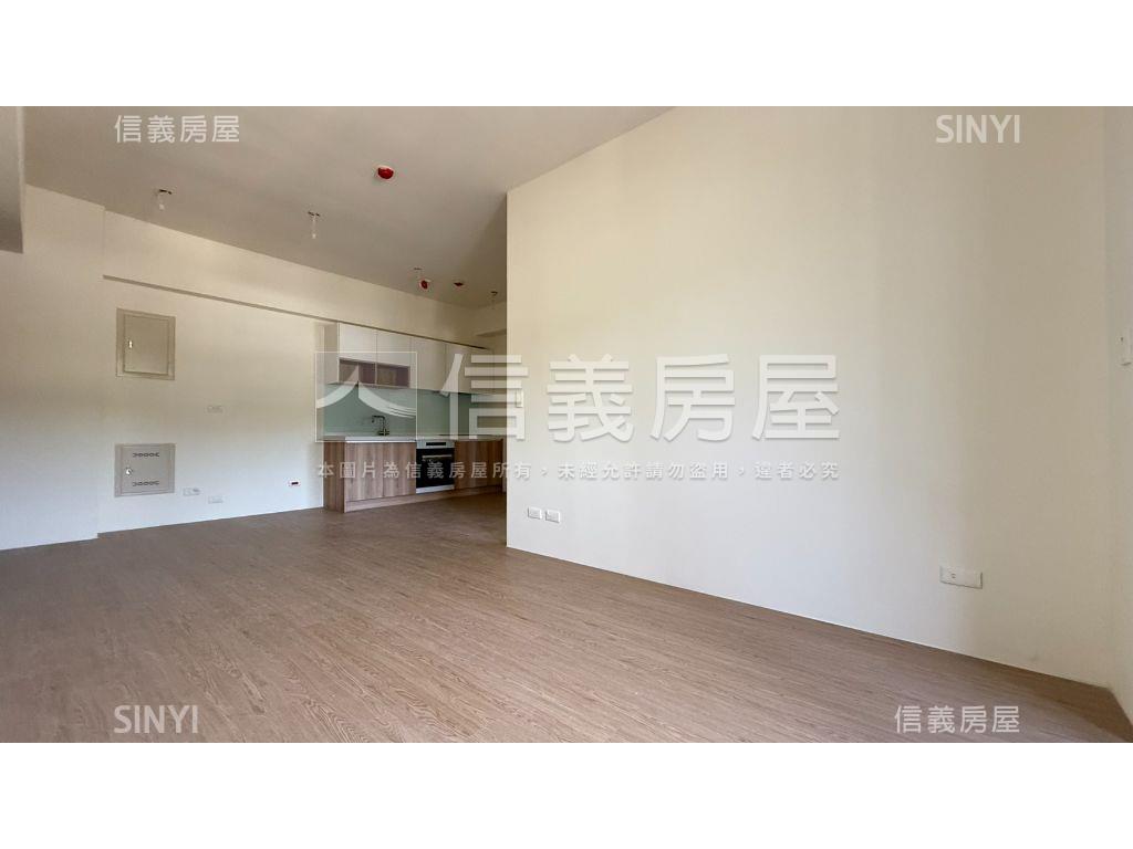 豐閱榮耀５三房車位次頂樓房屋室內格局與周邊環境