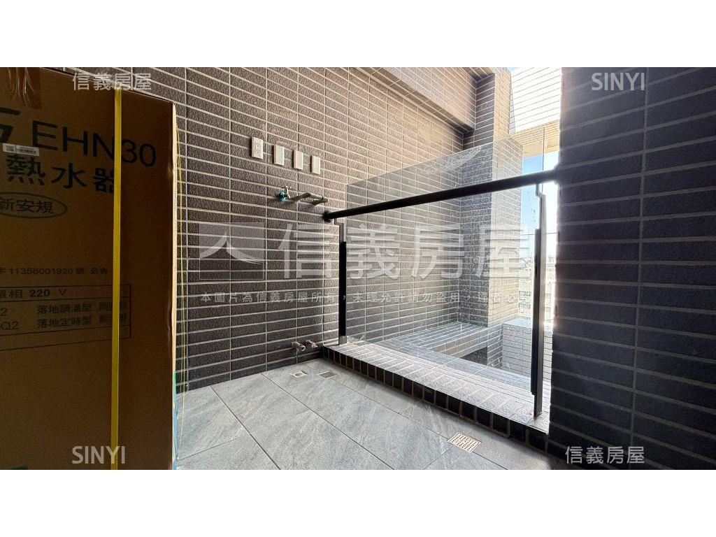 豐閱榮耀５三房車位次頂樓房屋室內格局與周邊環境