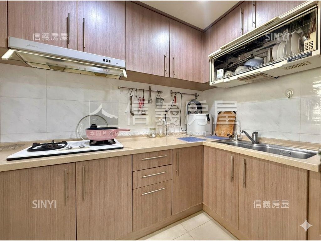 仁愛特區小提琴典雅四房房屋室內格局與周邊環境