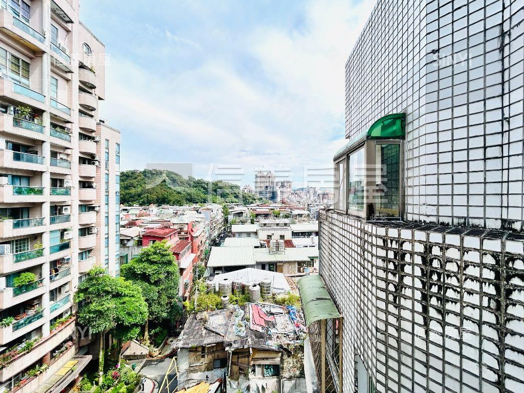 內湖捷運。林蔭森境美宅房屋室內格局與周邊環境