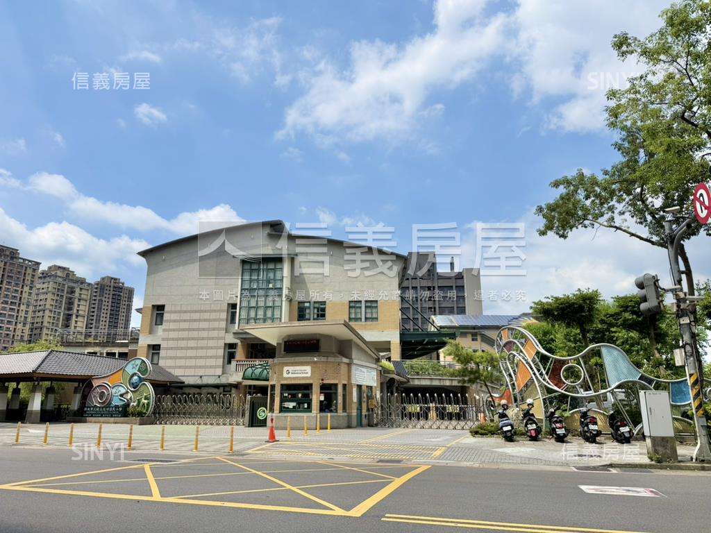 近三峽站•收租透天房屋室內格局與周邊環境