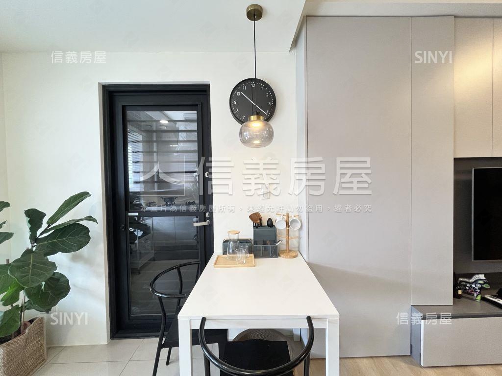 富宇峰景兩房兩衛精美裝潢房屋室內格局與周邊環境