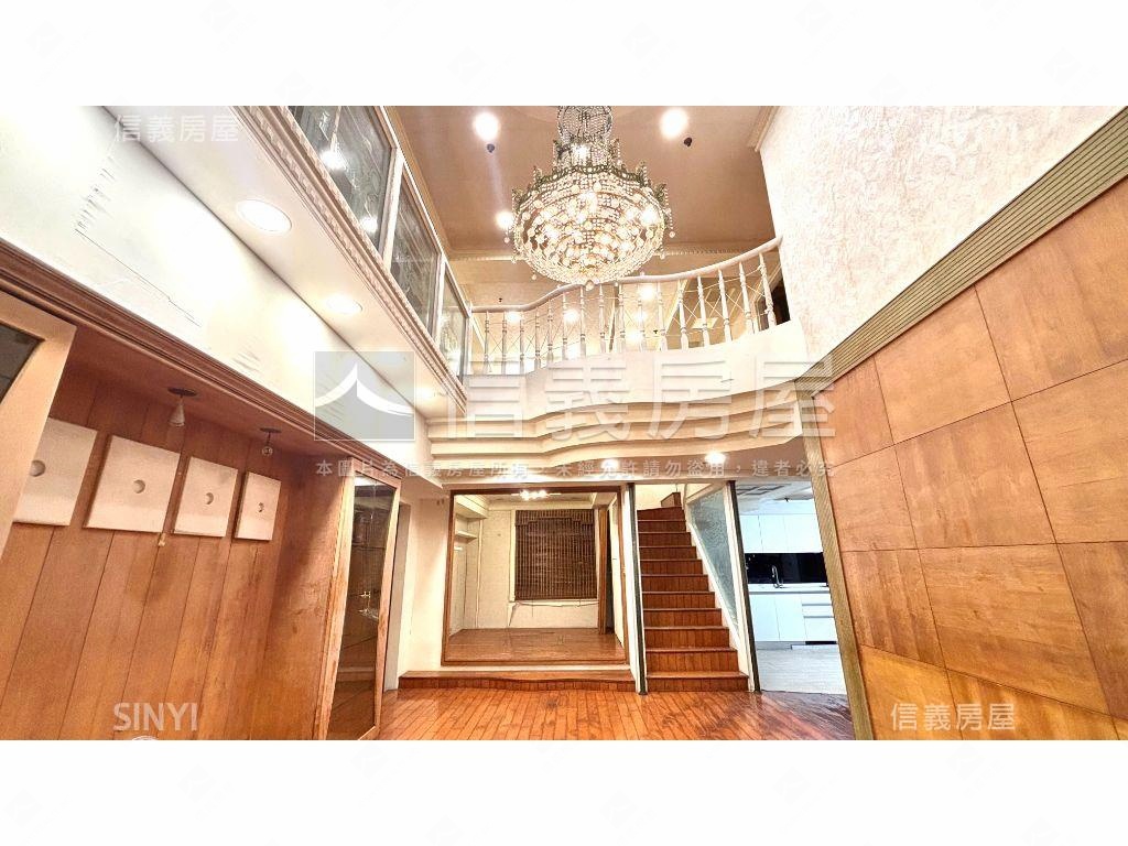 霍格華茲夜景至霸四房車位房屋室內格局與周邊環境