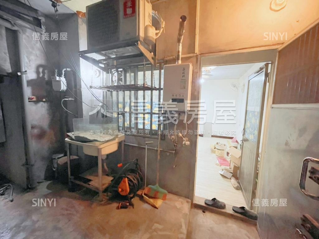 近捷運。低總價。挑高壹樓房屋室內格局與周邊環境
