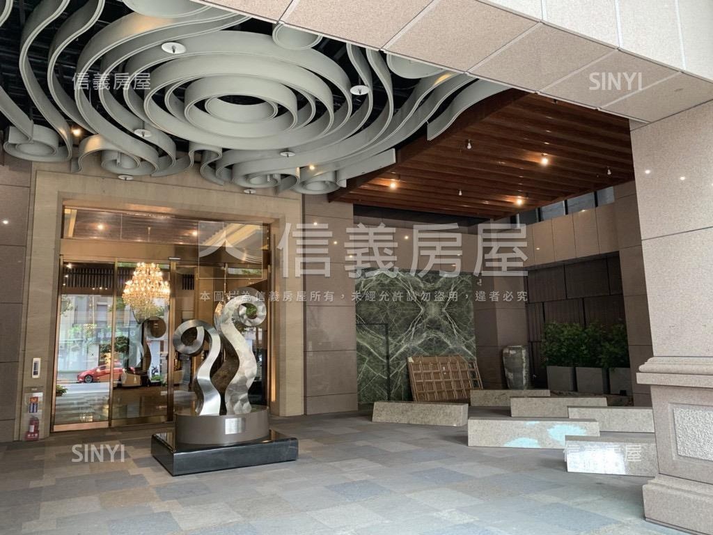 揚昇君臨精品豪邸房屋室內格局與周邊環境