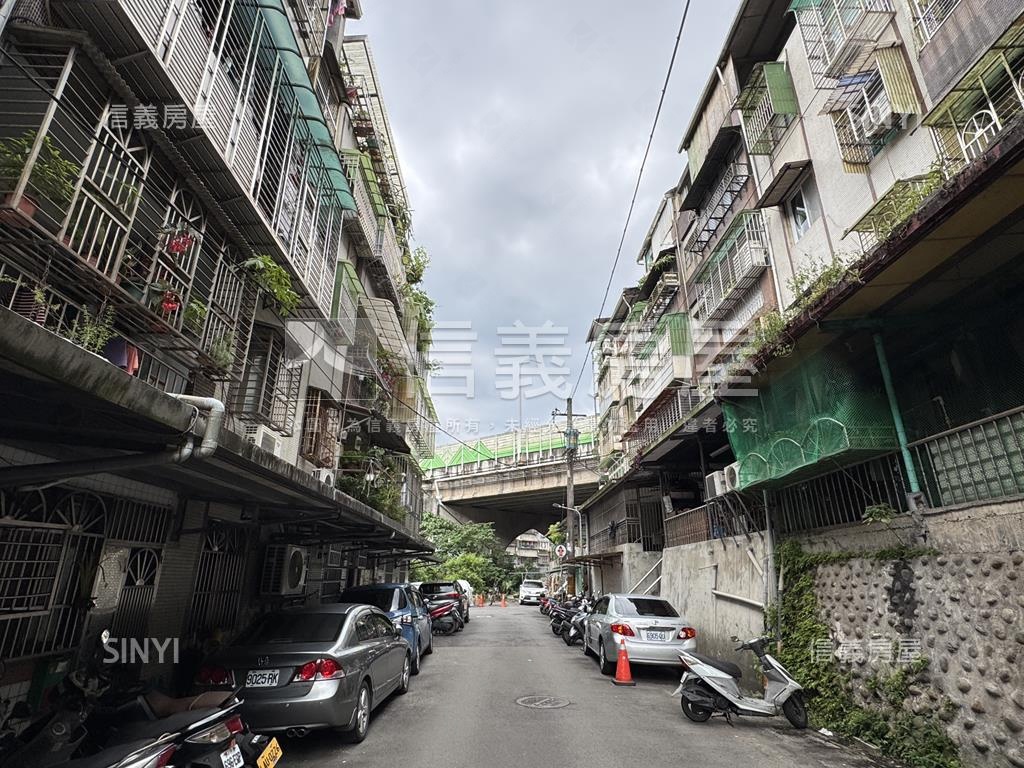 南港稀有低總美寓房屋室內格局與周邊環境