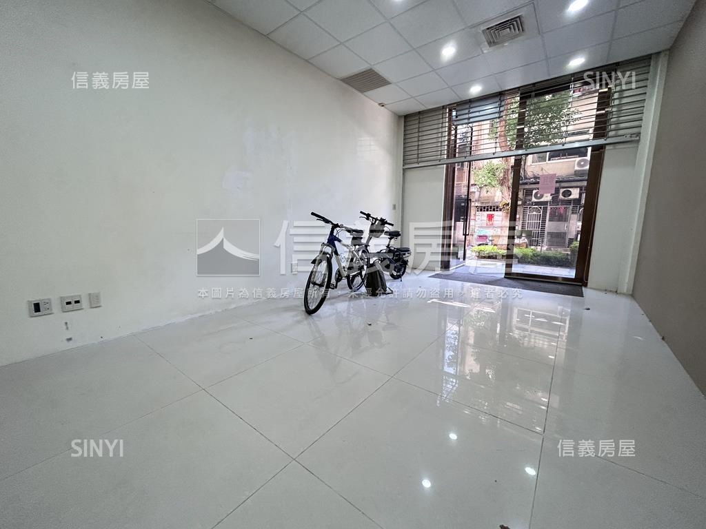 稀有品中山精緻店面帶坡平房屋室內格局與周邊環境