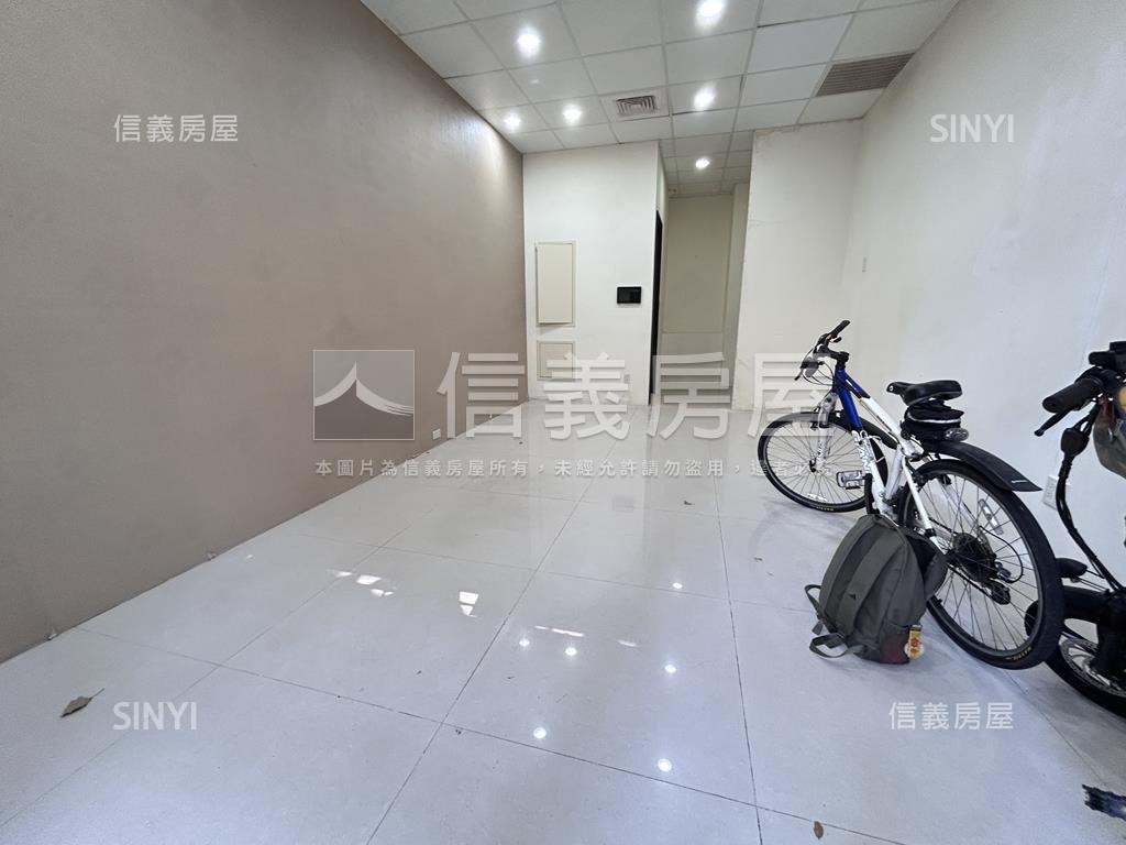 稀有品中山精緻店面帶坡平房屋室內格局與周邊環境