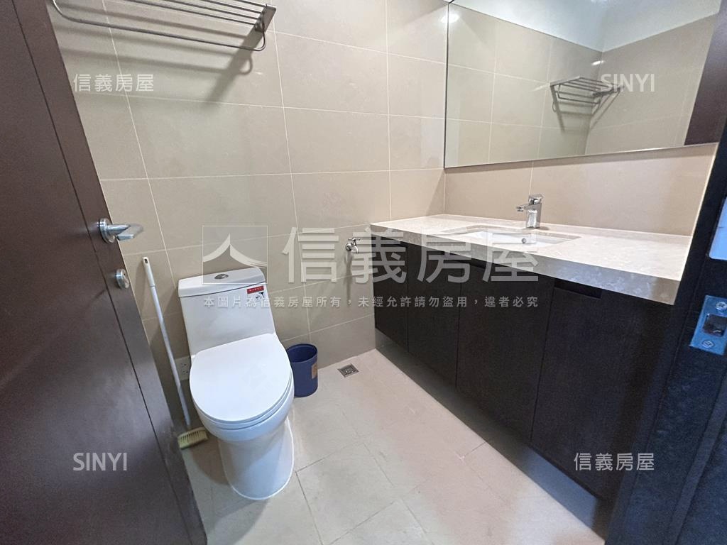 稀有品中山精緻店面帶坡平房屋室內格局與周邊環境