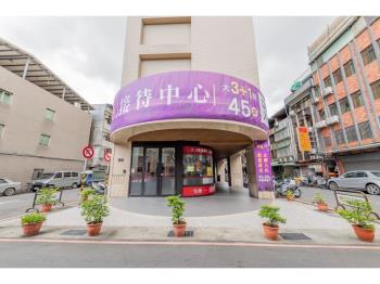 躍龍門財富金店面