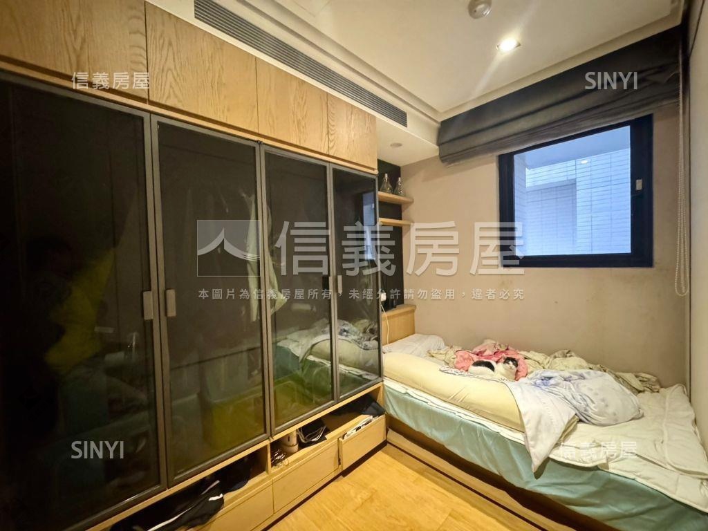 三輝歌劇苑邊間兩房＋車位房屋室內格局與周邊環境