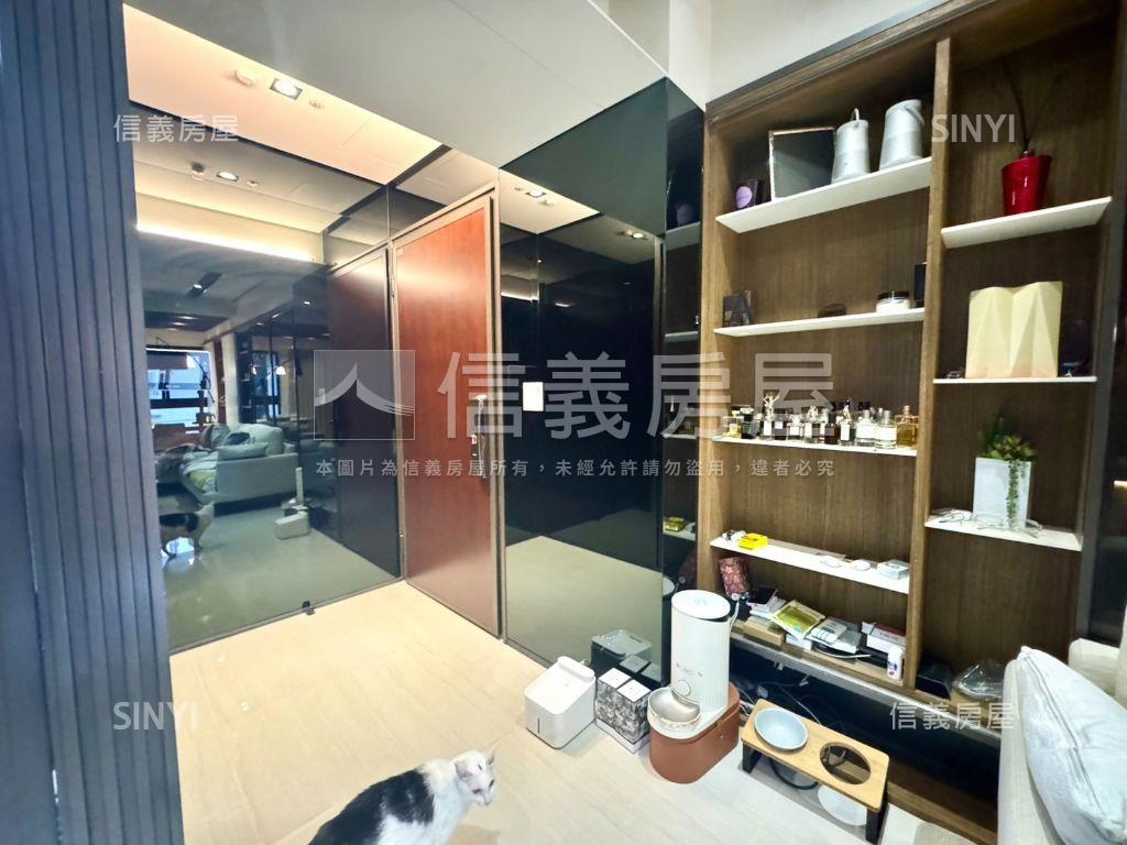 三輝歌劇苑邊間兩房＋車位房屋室內格局與周邊環境