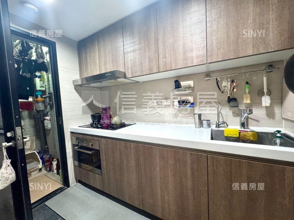 三輝歌劇苑邊間兩房＋車位房屋室內格局與周邊環境