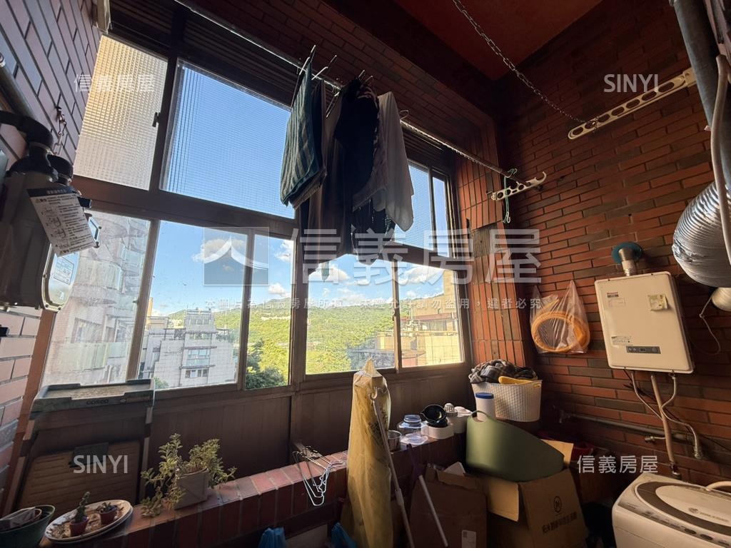 傳奇邊間挑高美廈房屋室內格局與周邊環境