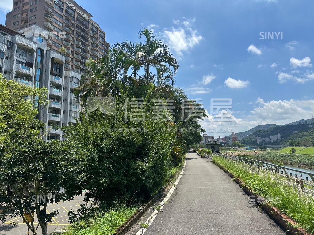 傳奇邊間挑高美廈房屋室內格局與周邊環境