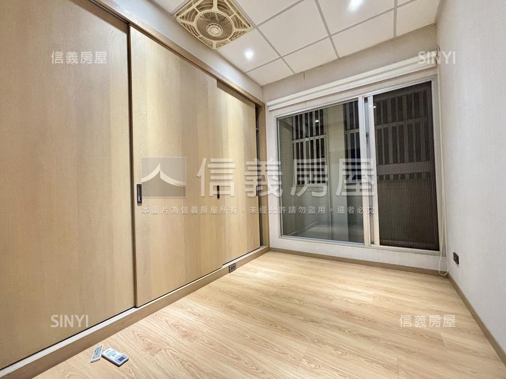 安平醒目大角窗店面房屋室內格局與周邊環境