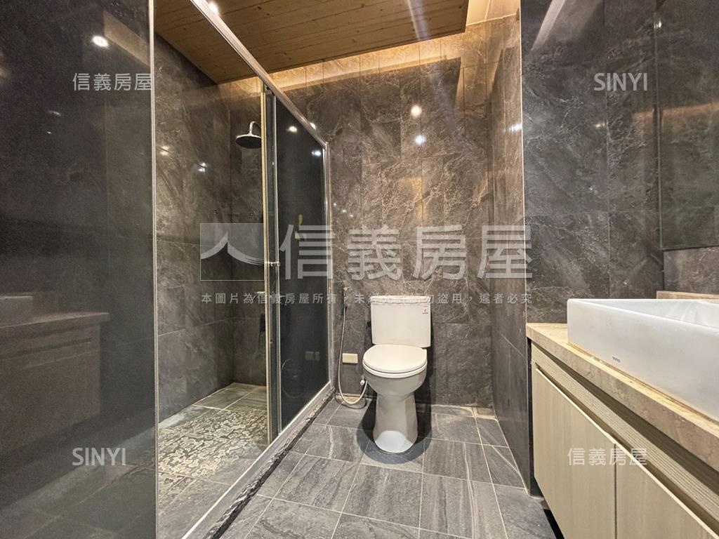 安平醒目大角窗店面房屋室內格局與周邊環境