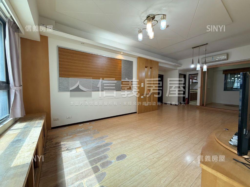 維納斯３房車位房屋室內格局與周邊環境