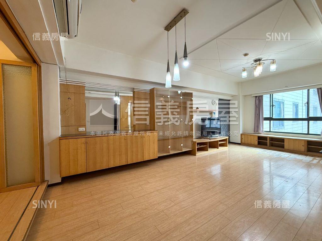 維納斯３房車位房屋室內格局與周邊環境