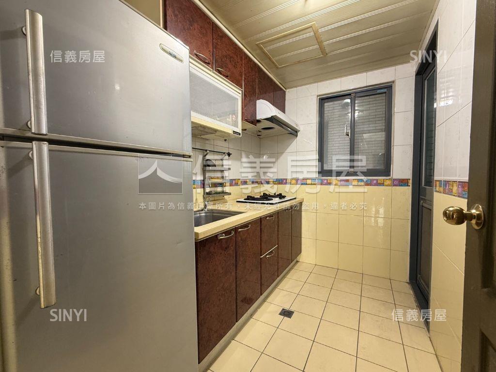 維納斯３房車位房屋室內格局與周邊環境