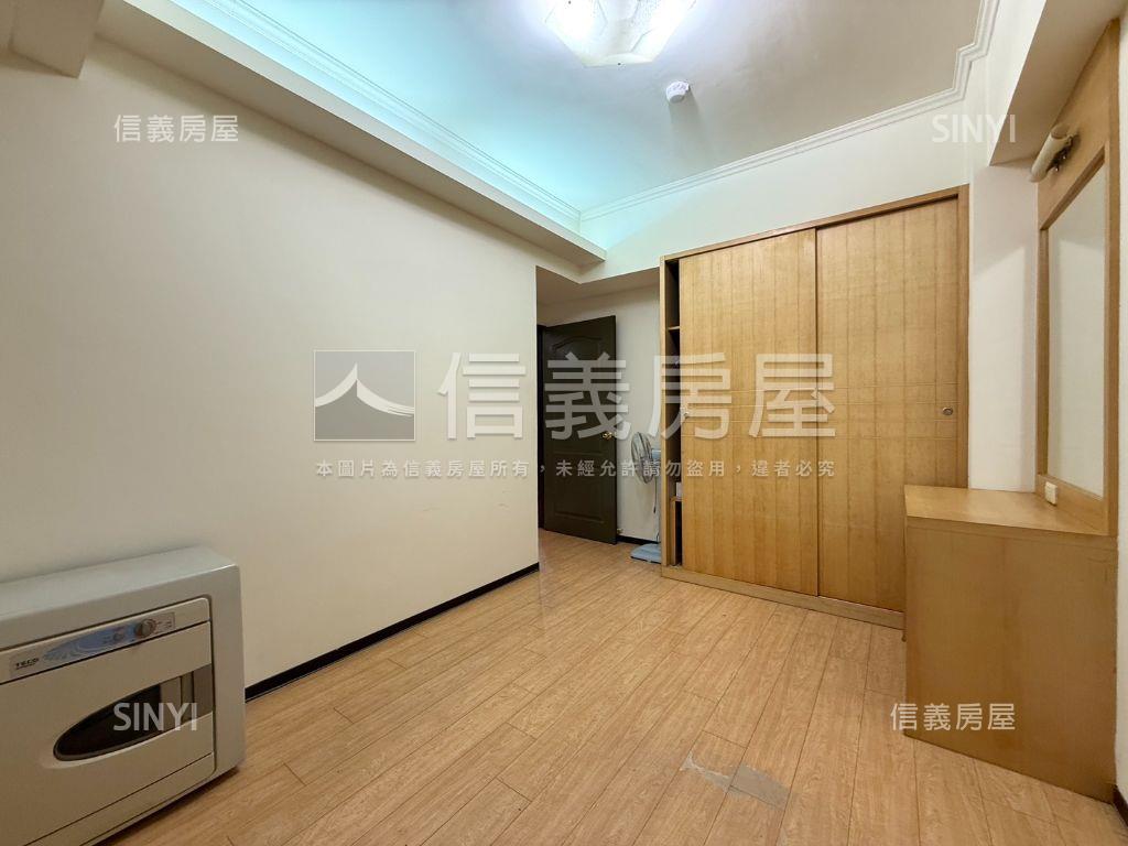 維納斯３房車位房屋室內格局與周邊環境