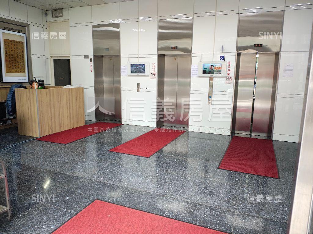 世貿明亮稀有辦公房屋室內格局與周邊環境