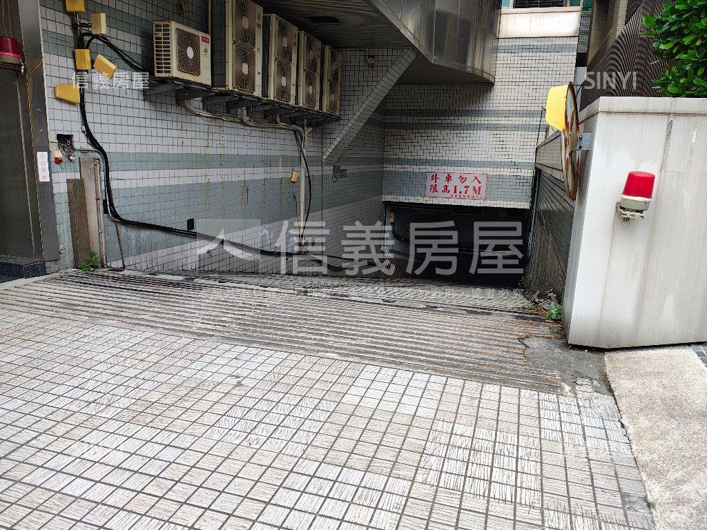 世貿明亮稀有辦公房屋室內格局與周邊環境