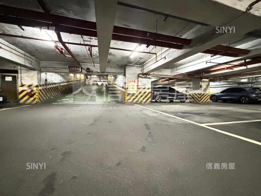 世貿明亮稀有辦公房屋室內格局與周邊環境