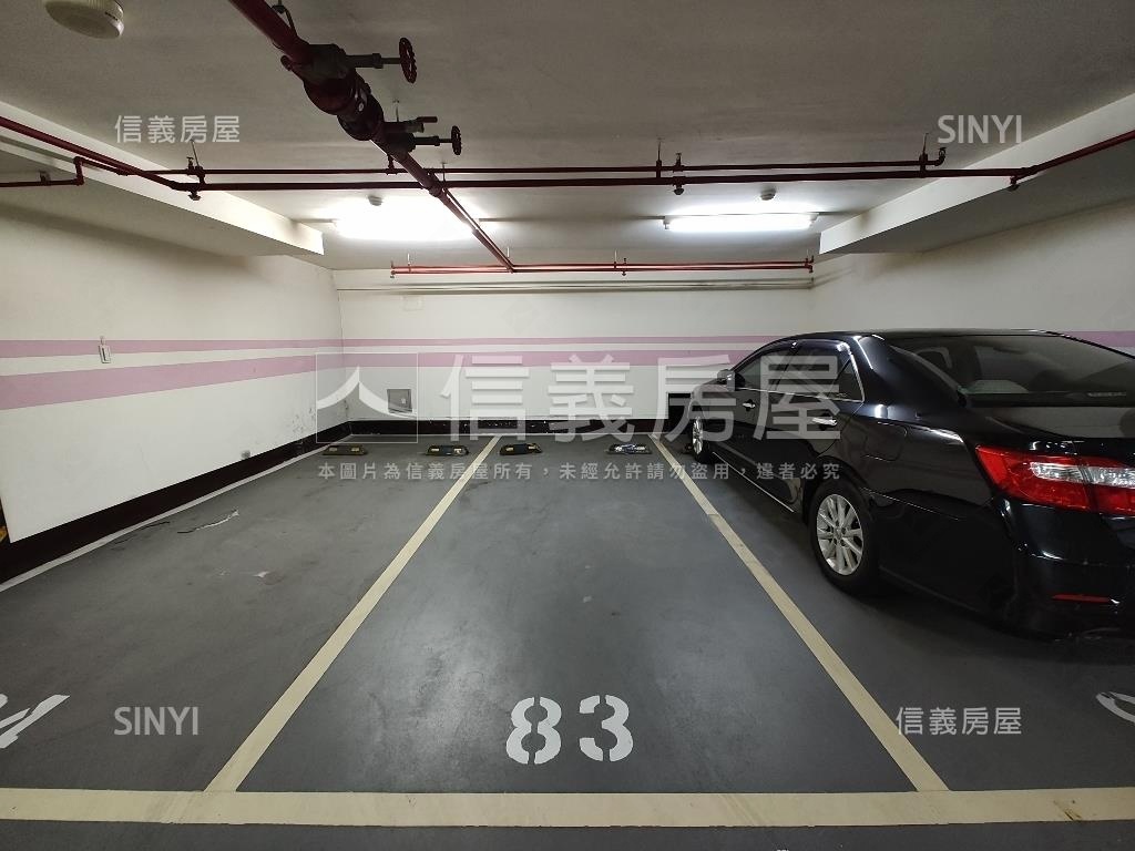 信義區稀有釋出車位房屋室內格局與周邊環境