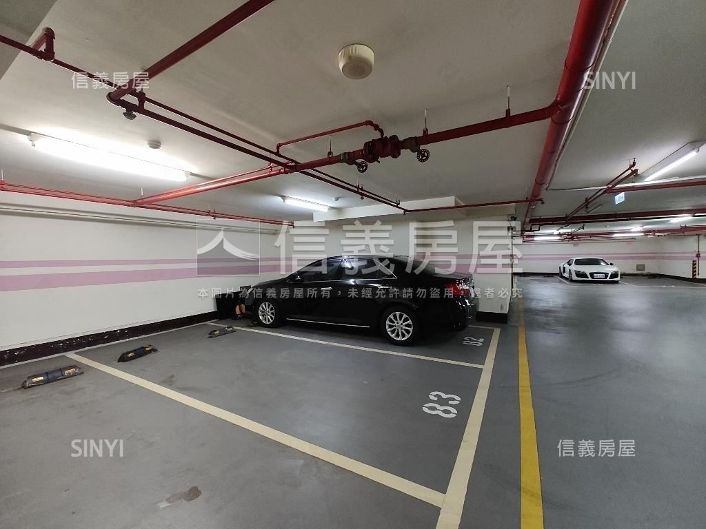 信義區稀有釋出車位房屋室內格局與周邊環境