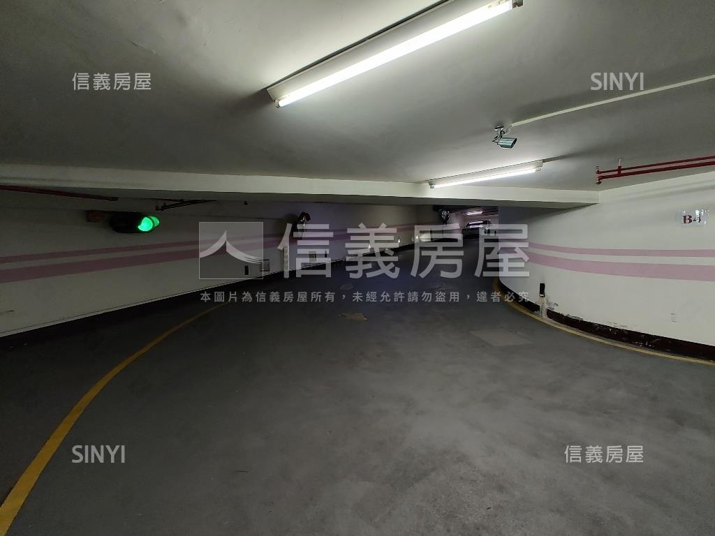 信義區稀有釋出車位房屋室內格局與周邊環境