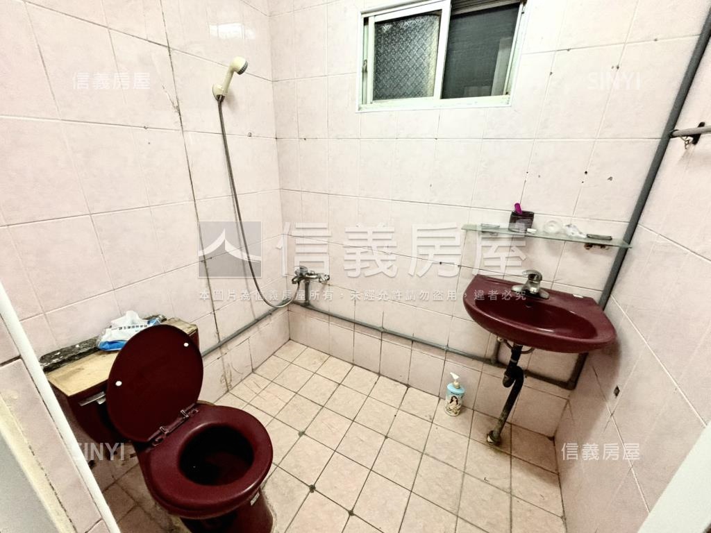 近親親戲院大空間一樓公寓房屋室內格局與周邊環境