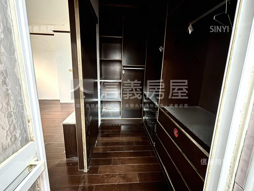近親親戲院大空間一樓公寓房屋室內格局與周邊環境