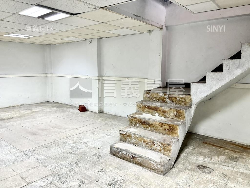 近親親戲院大空間一樓公寓房屋室內格局與周邊環境