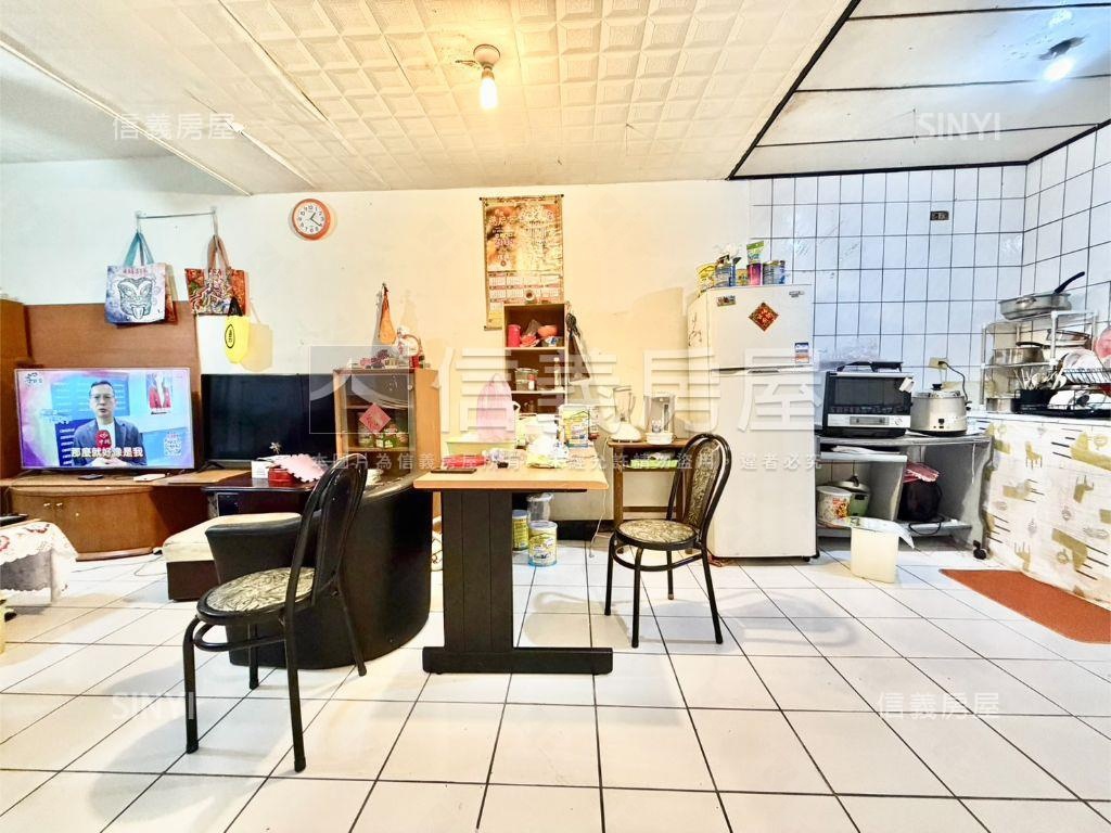 裕合街頂天立地透天房屋室內格局與周邊環境