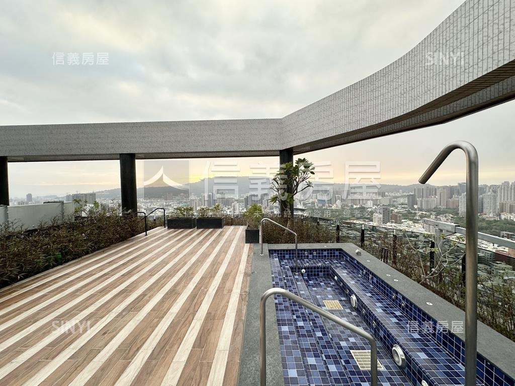 近高醫、捷運全新景觀兩房房屋室內格局與周邊環境