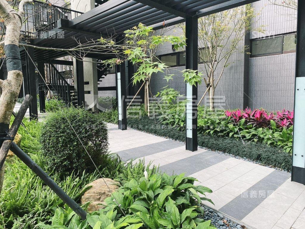 國泰Ｍｅｇａ＋三房平車位房屋室內格局與周邊環境