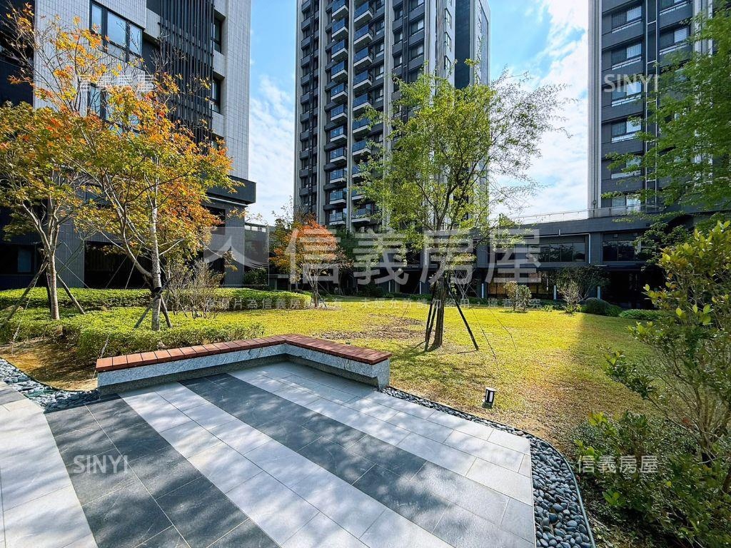 國泰Ｍｅｇａ＋三房平車位房屋室內格局與周邊環境