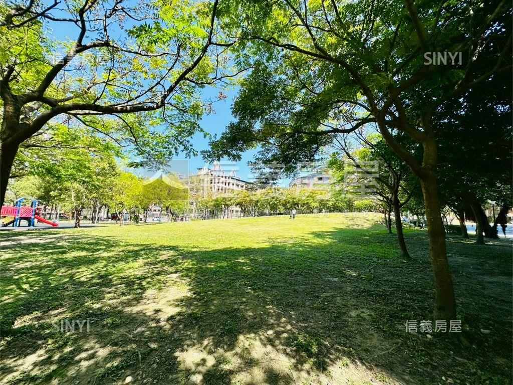 幸福時光２房坡道平面車位房屋室內格局與周邊環境