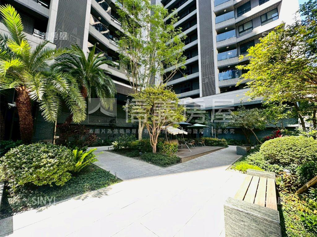 幸福時光２房坡道平面車位房屋室內格局與周邊環境