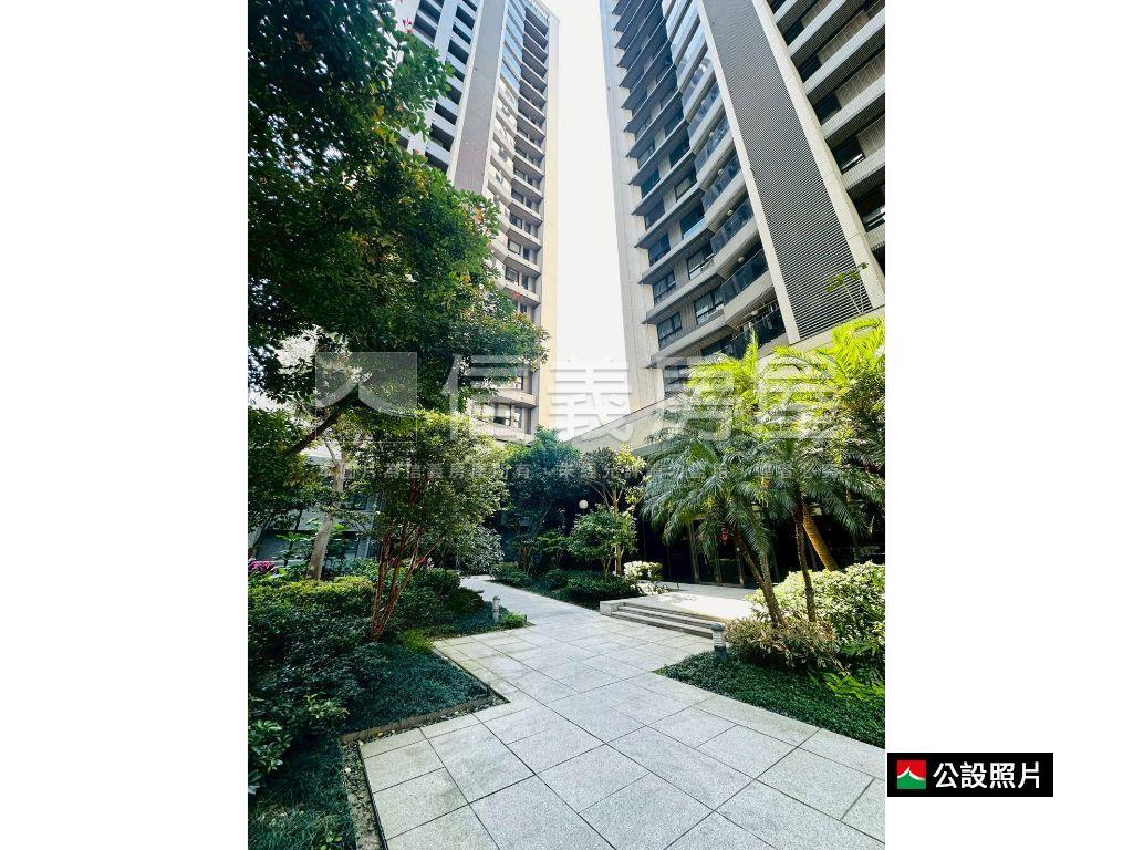 幸福時光２房坡道平面車位房屋室內格局與周邊環境